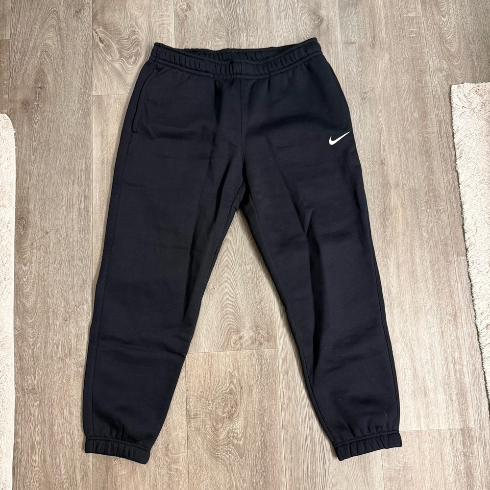 NWT Nike Size M Women’s Black Mid Rise Joggers